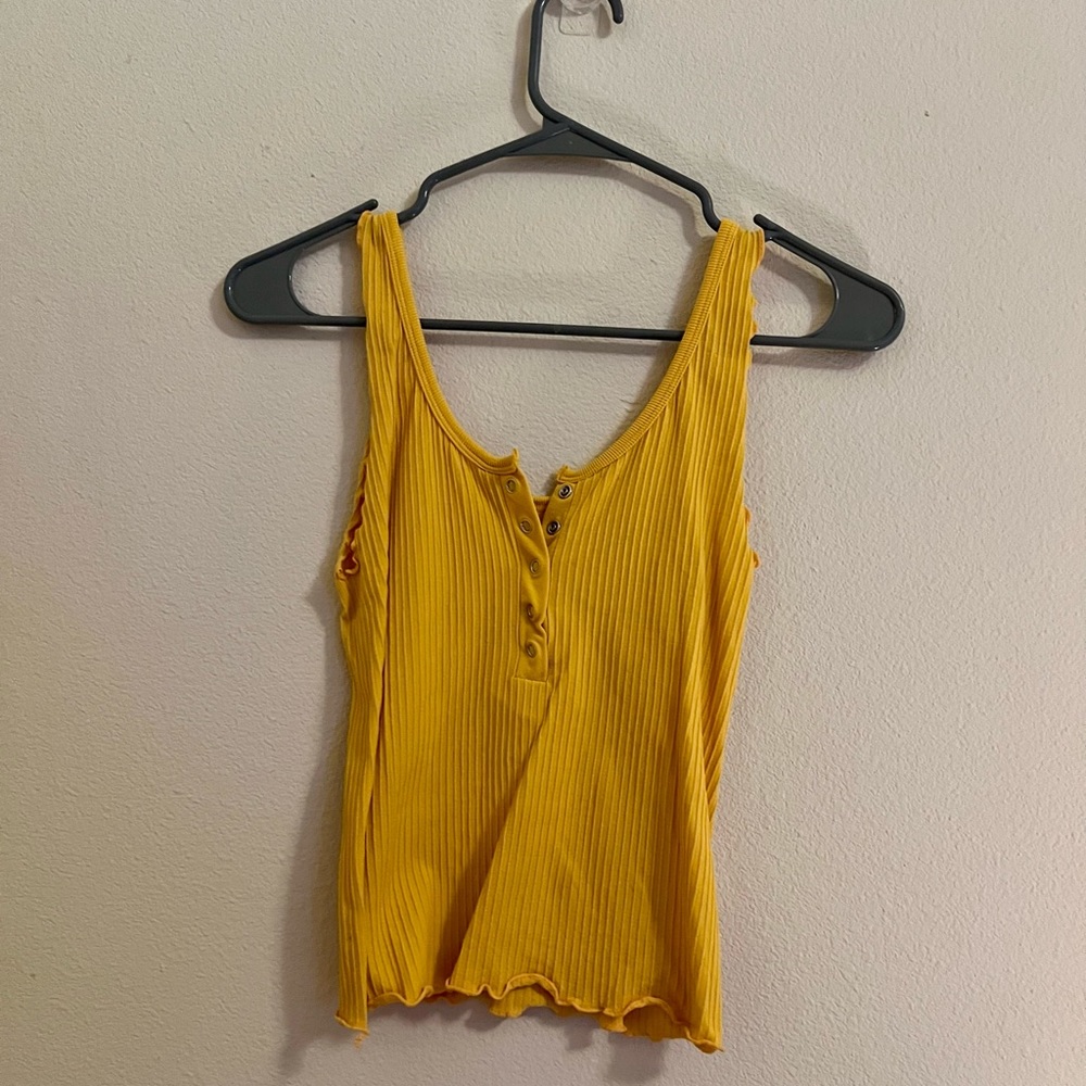 mustard yellow button tank 🌻